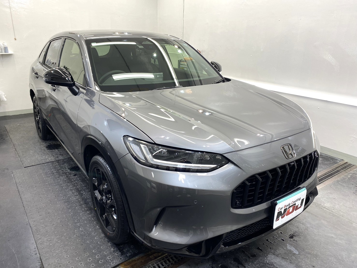 ホンダZRV（スーパーグレープラチナメタリック）にセラミックコーティング撥水層を施工｜無料メンテナンスが“最強パターン”の理由
