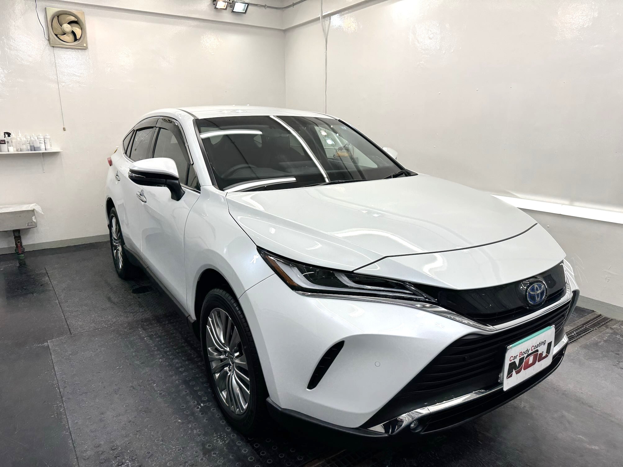 【静寂ともう一段階上の気品へ】トヨタハリアーにロイヤルコーティング2層