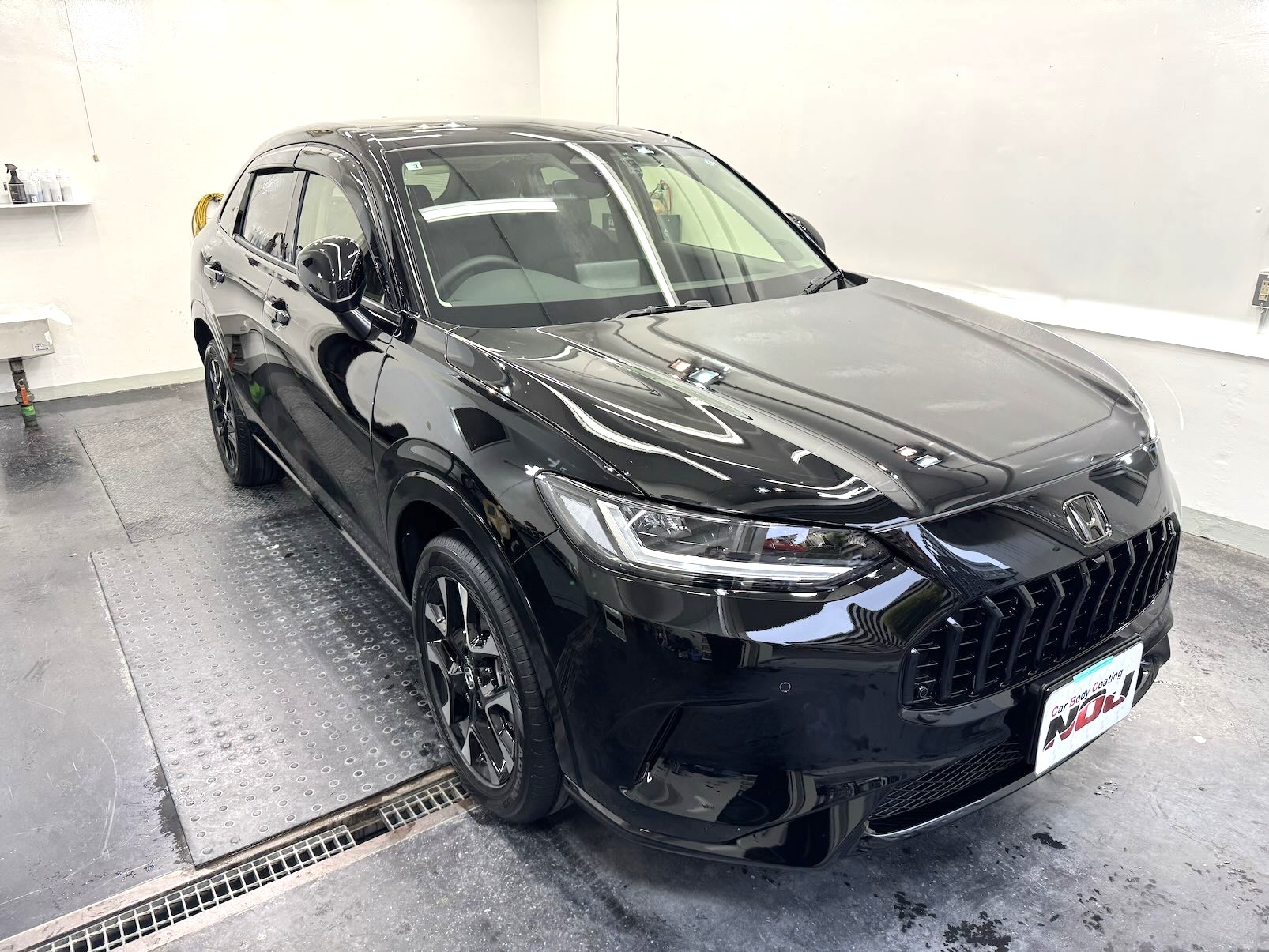 艶!艶!艶!とにかく艶!【ホンダ ZR-V にロイヤルコーティング3層施工】