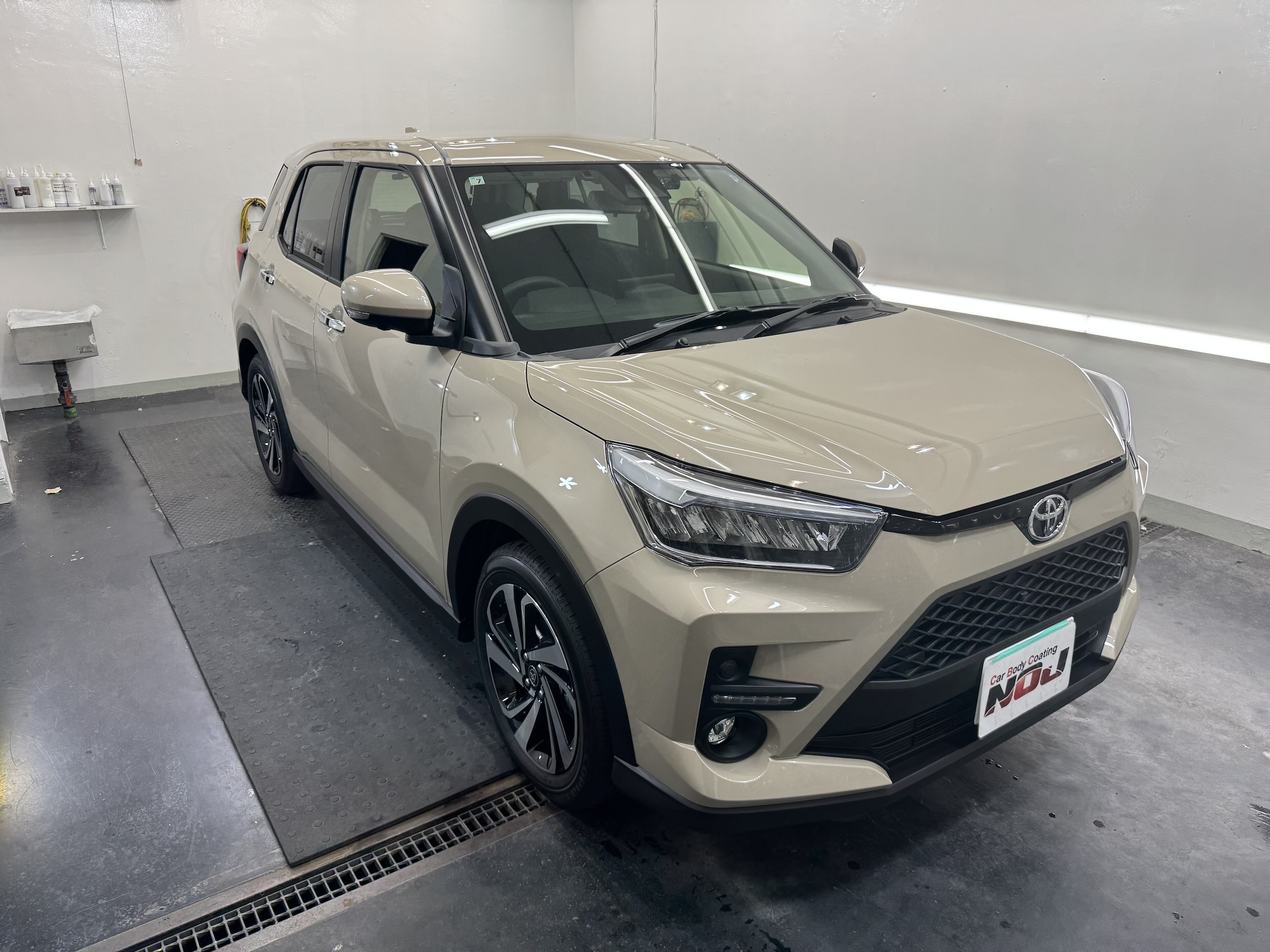 【新車の美しさをさらに引き立てる】トヨタ ライズにNOJロイヤルコーティング